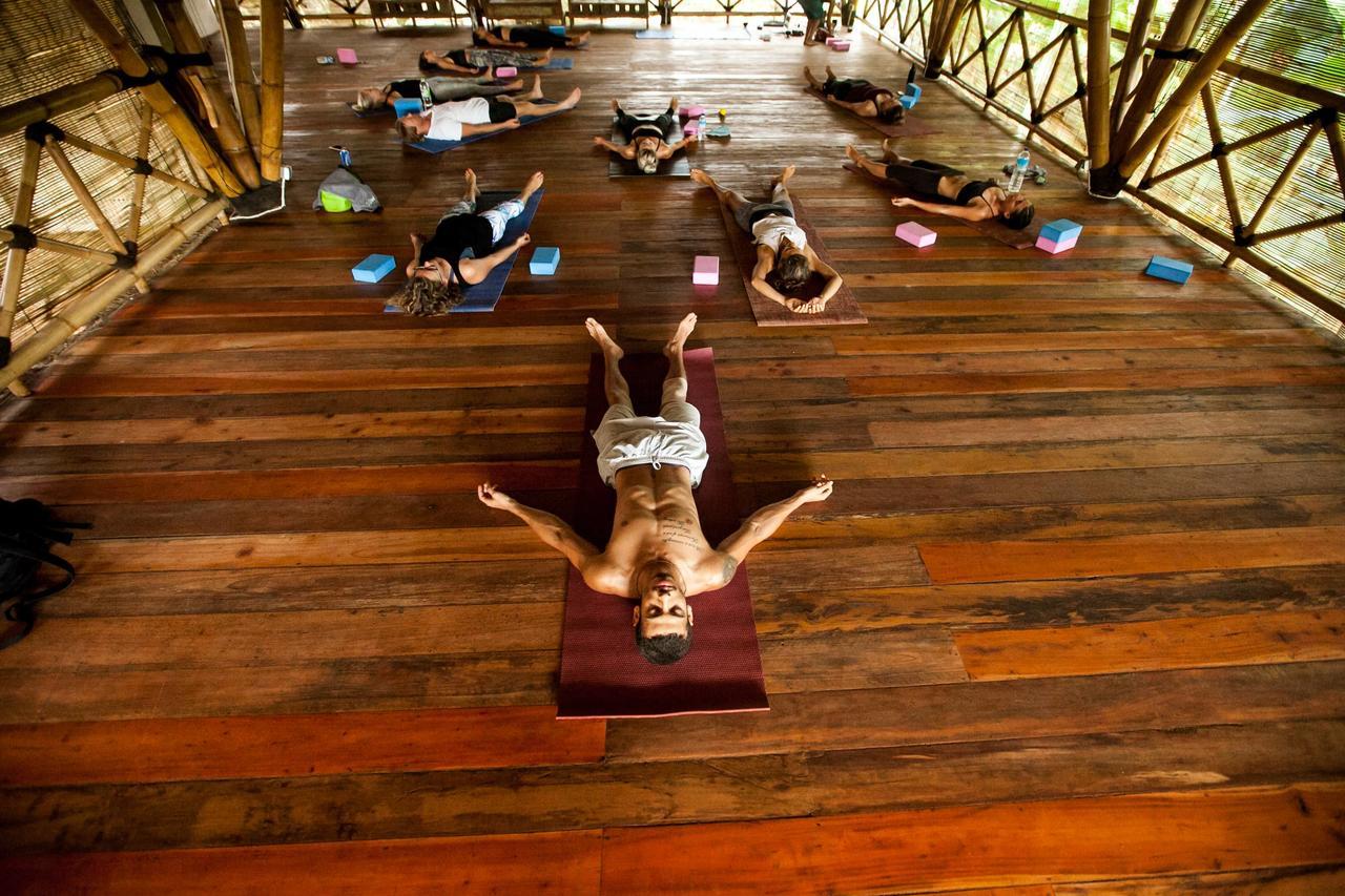 Flowers & Fire Yoga Garden Gili Air Exteriör bild