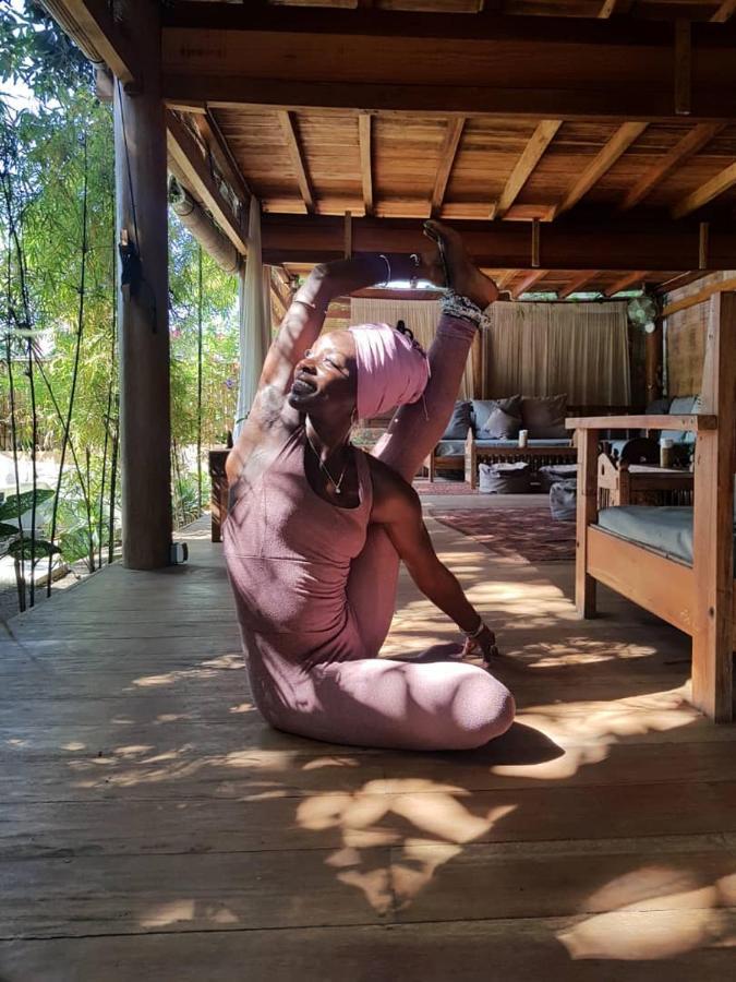 Flowers & Fire Yoga Garden Gili Air Exteriör bild