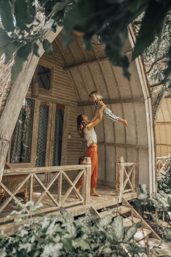 Flowers & Fire Yoga Garden Gili Air Exteriör bild