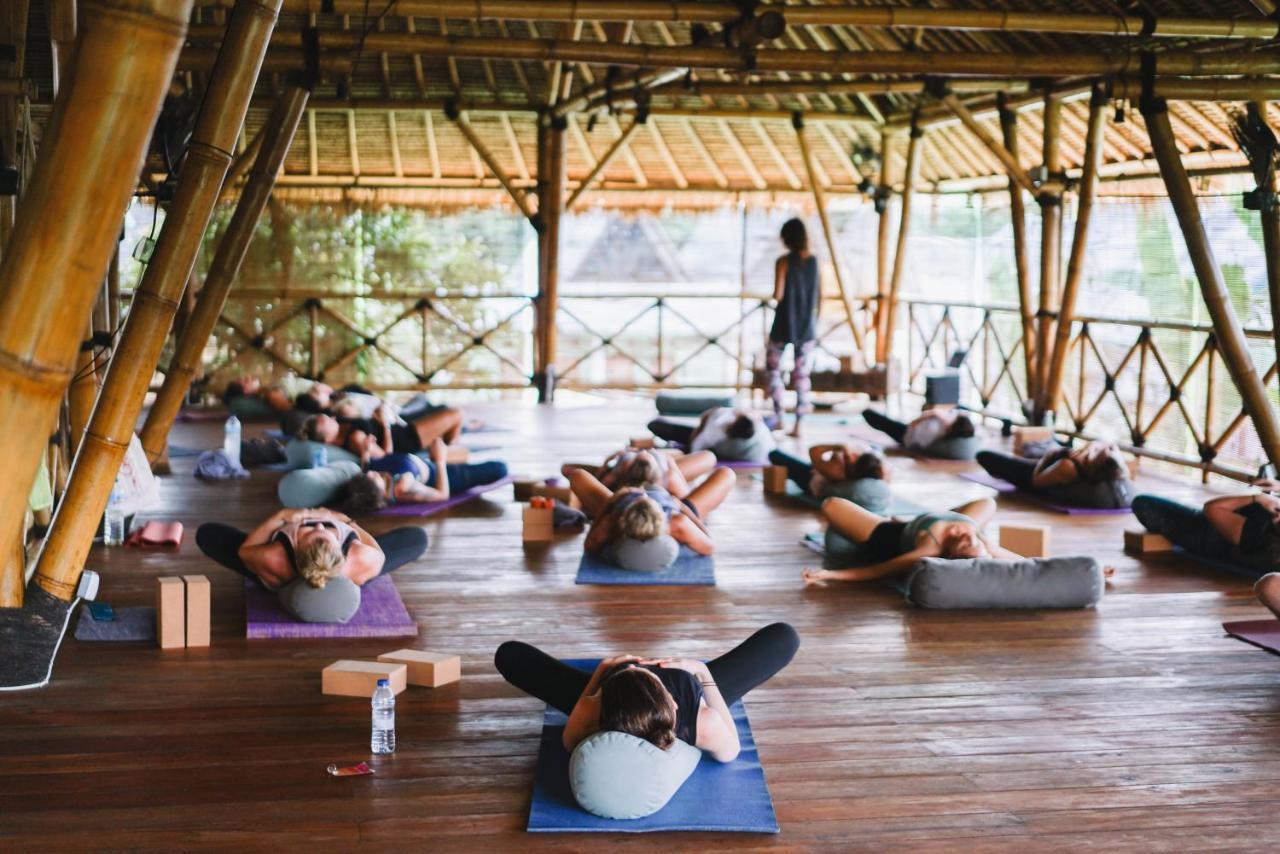 Flowers & Fire Yoga Garden Gili Air Exteriör bild